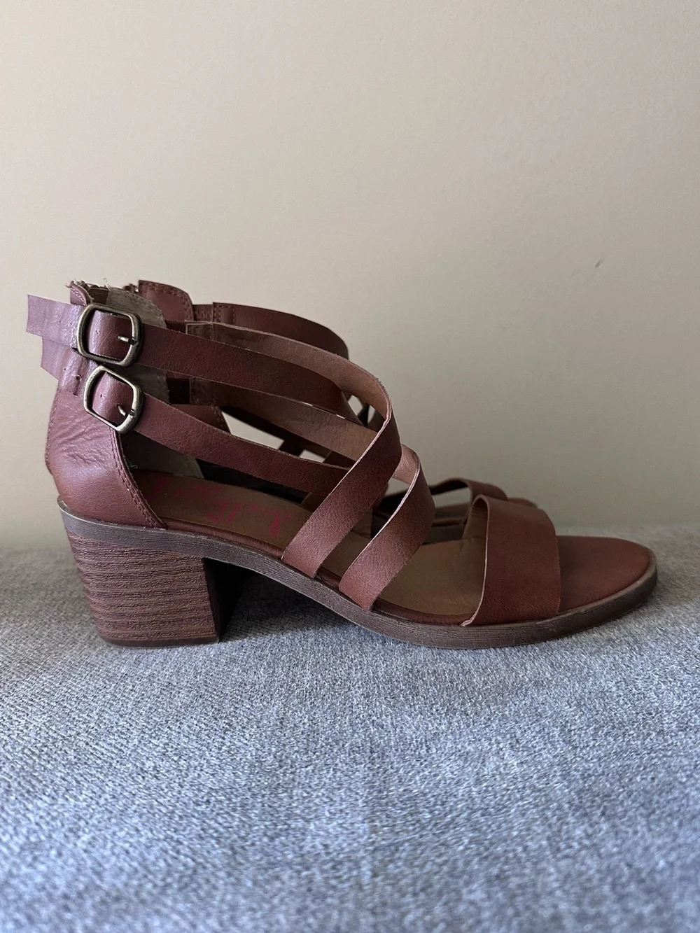 JELLYPOP Women's Brown Strappy Block Heel Sandals